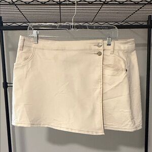 Women's Cream Skort